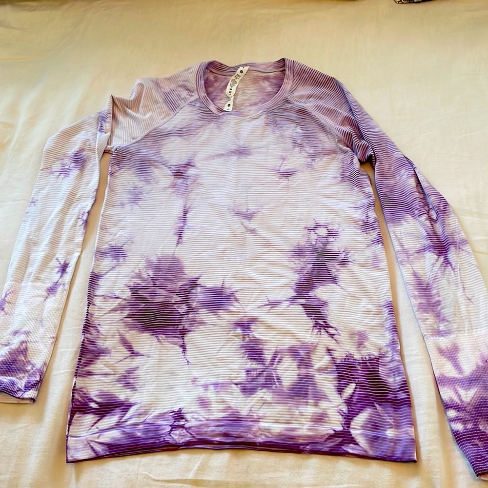 Lululemon long sleeve size 8